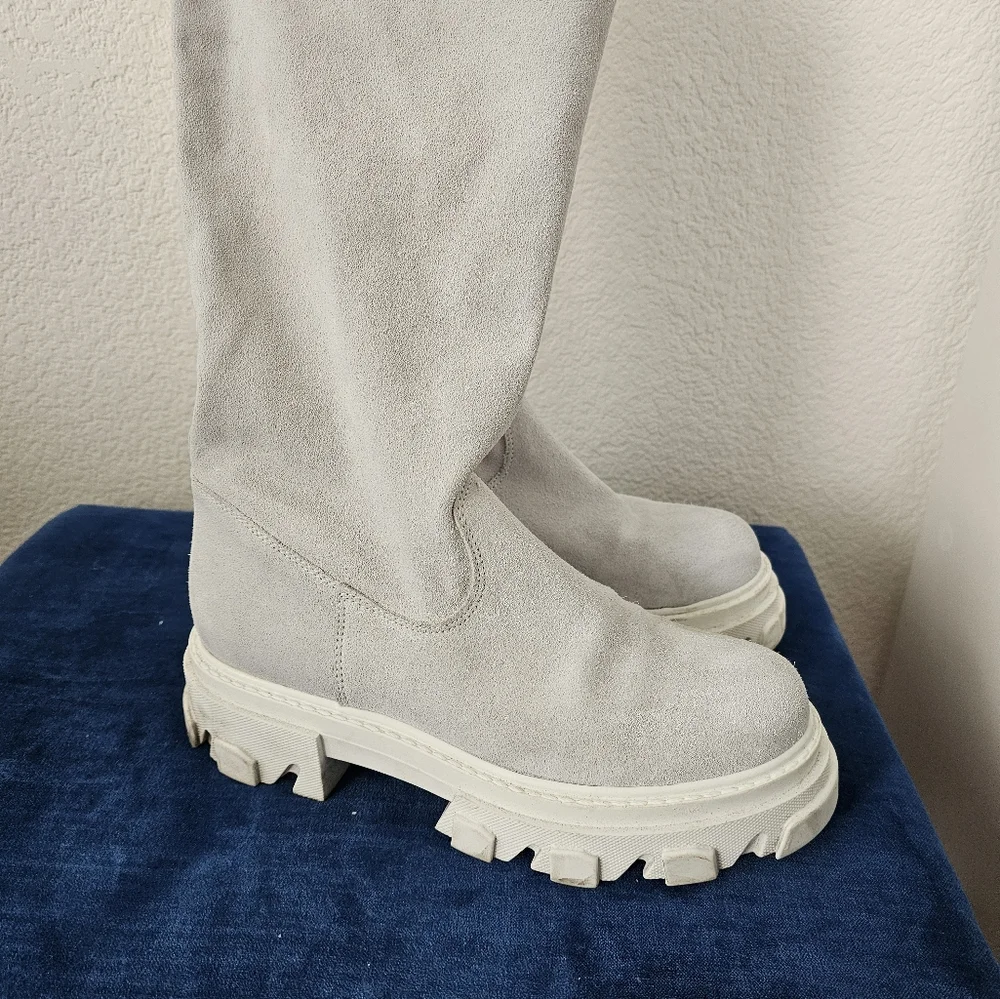 Venezia grey suede